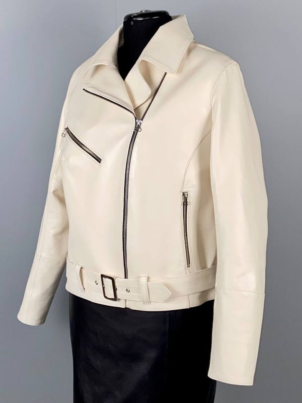 Куртка женская модель 20 молочн.Испания