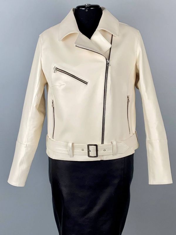 Куртка женская модель 20 молочн.Испания